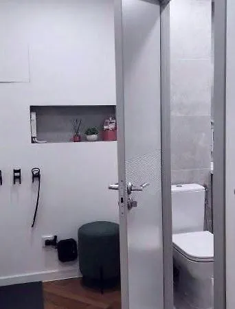 In The Center сдам предпочтительно русcкоговорящим Διαμέρισμα *